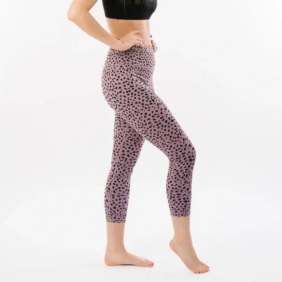 Zyia Lilac Jaguar Fit n Free Hi-rise 7/8 24" - Picture 5 of 16